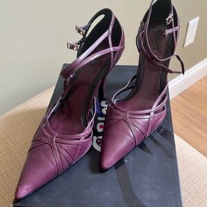 Carlos, size 8.5, mercy plum heels
